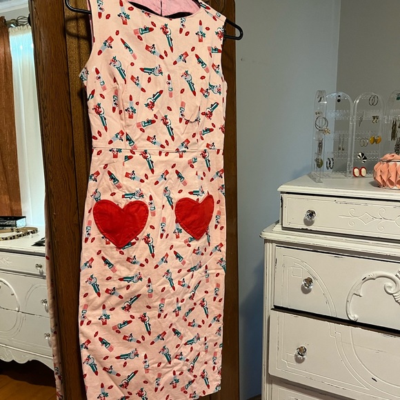 Dress with lipstick designs super cute - Picture 5 of 5